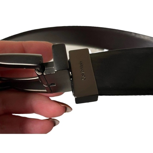 Calvin Klein Men's Reversible Black Brown Leather Belt Size 38-42 Swivel Buckle - Picture 3 of 7